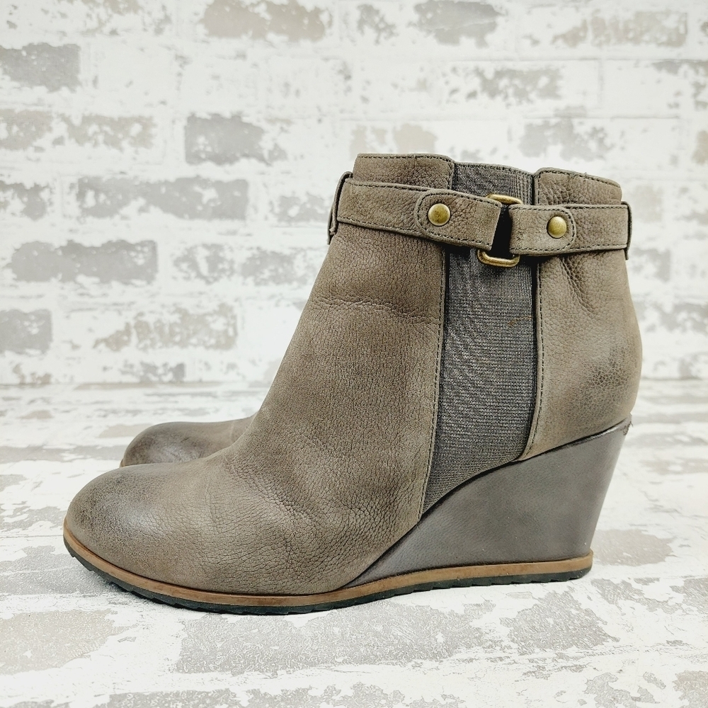 Susina Brown Leather Side Zipper Wedge Ankle Boots V680